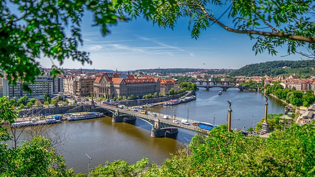 pohled na Vltavu v Praze
